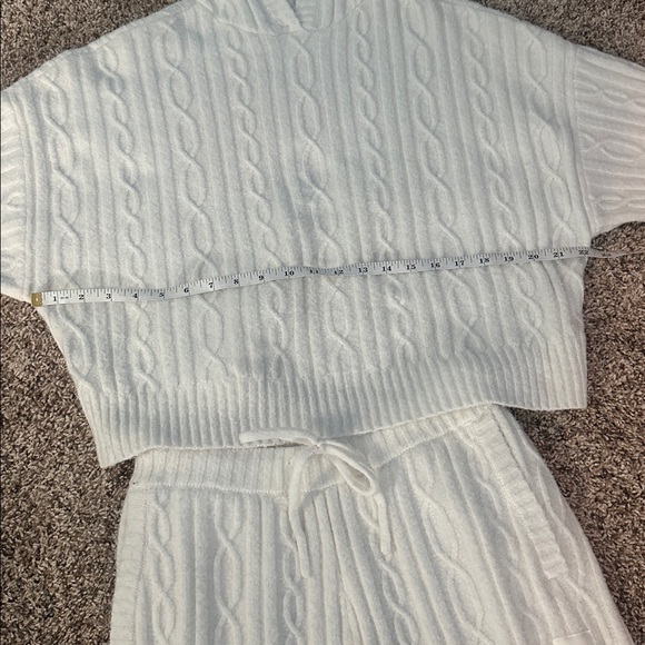 ALO Yoga Winter Bliss Hoodie & Pants Set Ivory - Picture 5 of 15